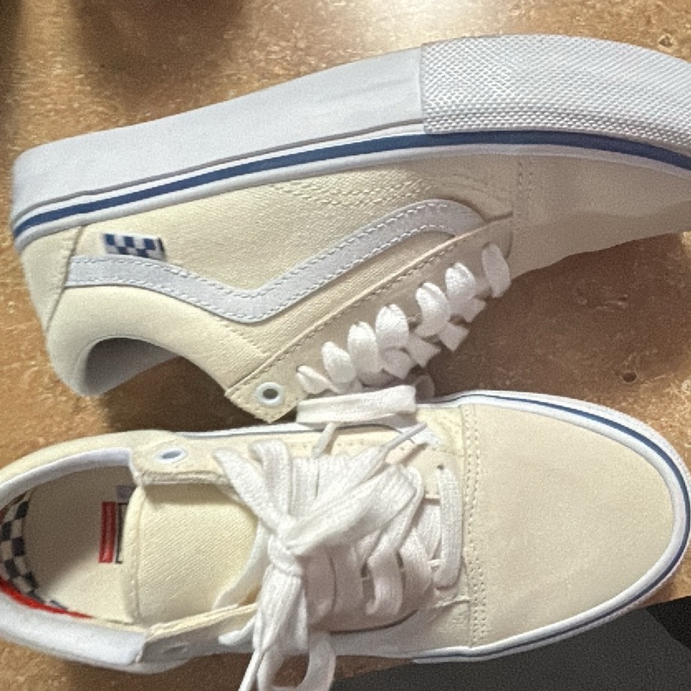 Brand New Vans Woman 9 Men 7.5